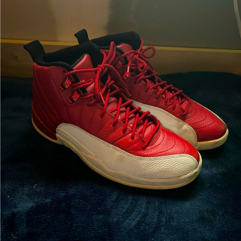 Air Jordan 12 ‘gym red’